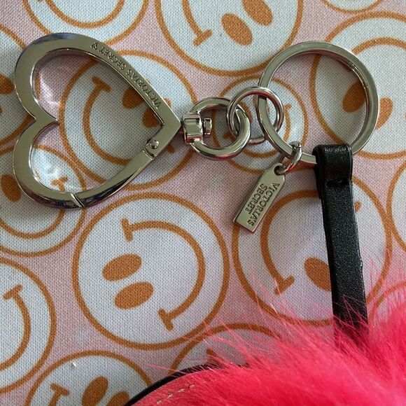 Victoria Secret Key Chain NWOT Pom Pom legs wings cutest - Picture 4 of 10